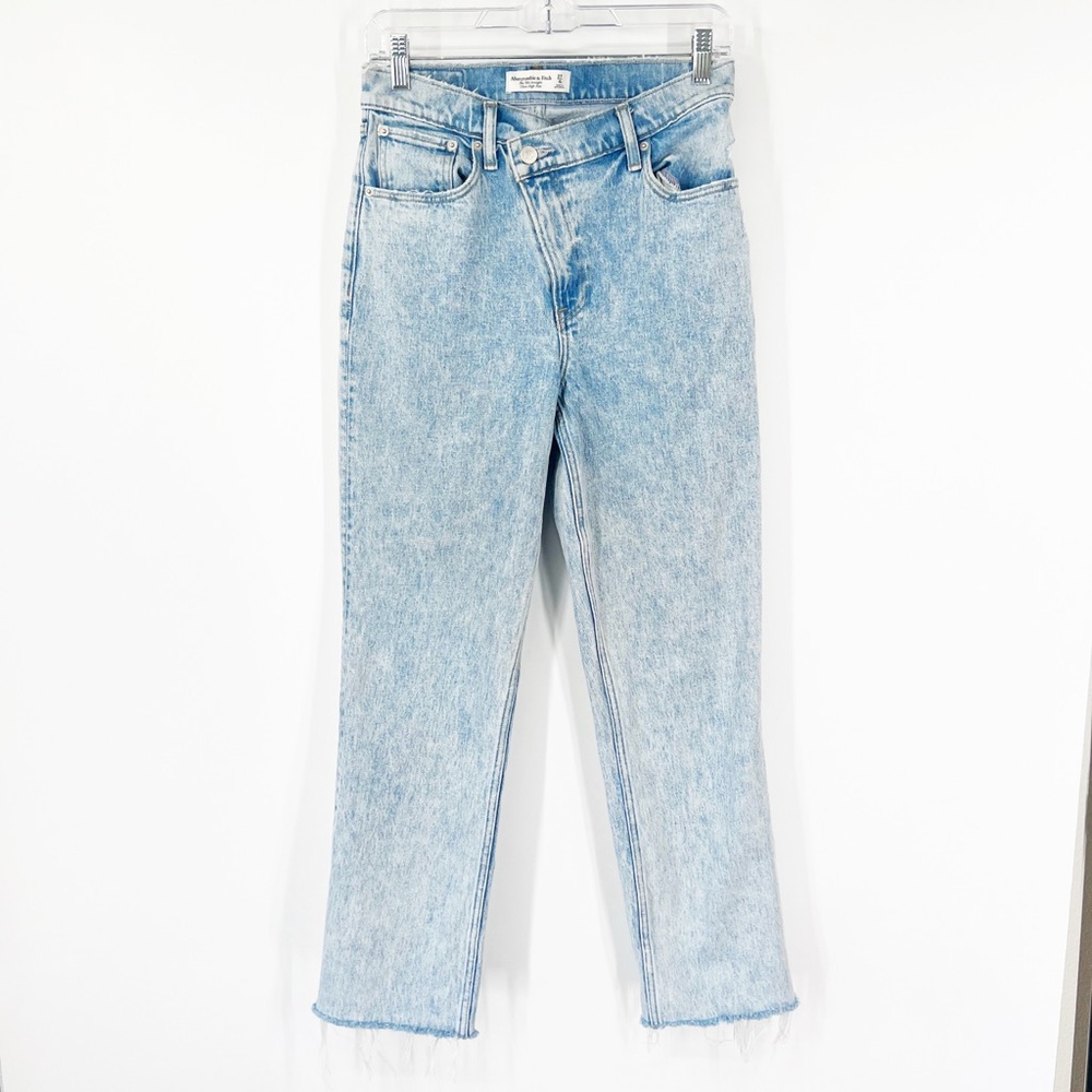 Abercrombie & Fitch The ‘90s Straight Jeans Ultra High Rise Criss Cross Waist